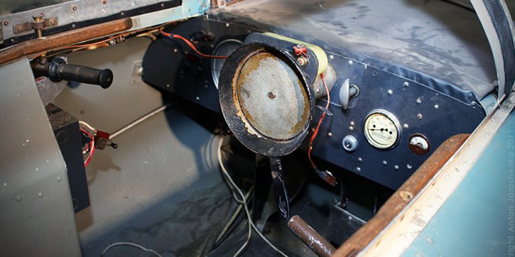 A frying pan steering wheel: