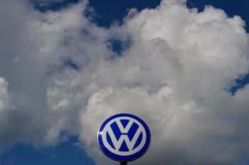 an European Union commissioner desires Volkswagen to pony within the bread for the European customer whom purchased cars containing unlawful software.